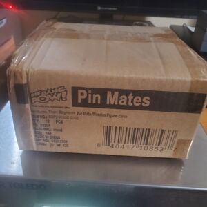 Marvel Thor Ragnarok Pin Mates 12 Pk Thor Hulk Loki Valkyrie Hela Pinmates